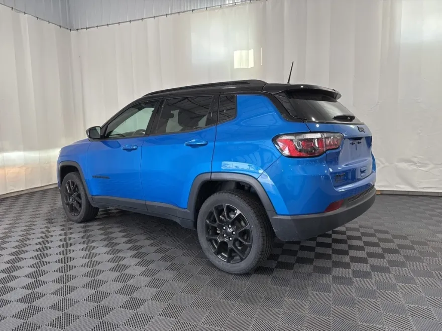 2022 Jeep Compass Altitude photo 1