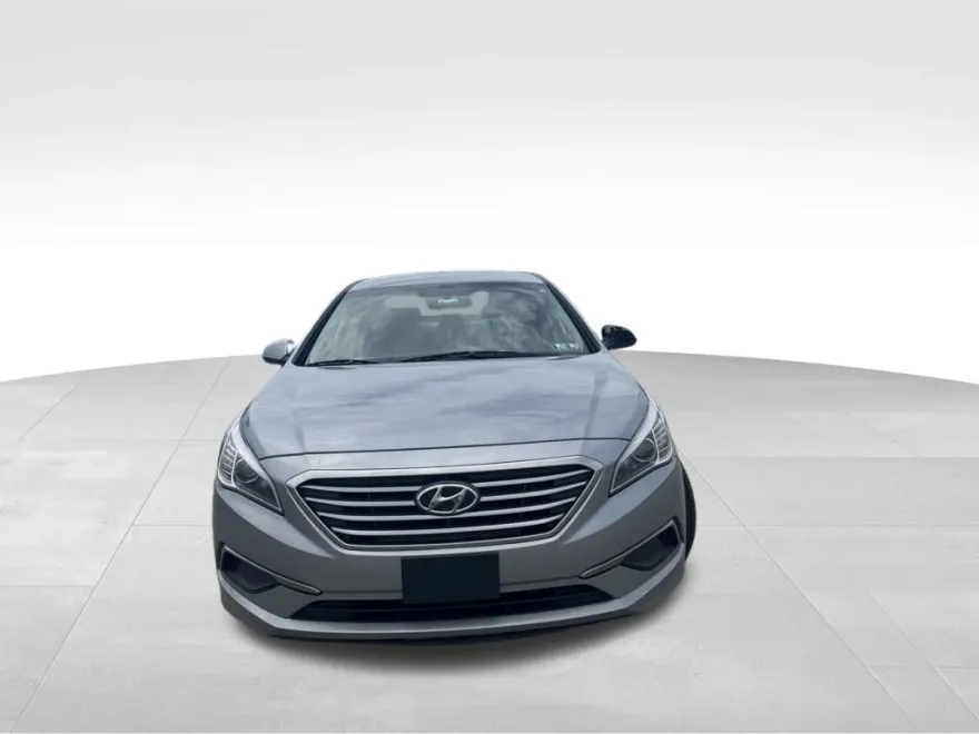 2016 Hyundai Sonata Base photo 1