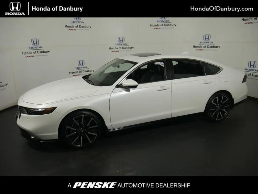 2023 Honda Accord Hybrid Touring photo 1