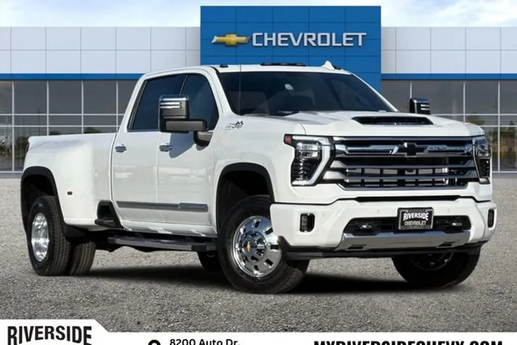 2026 Chevrolet Silverado 3500HD High Country photo 1
