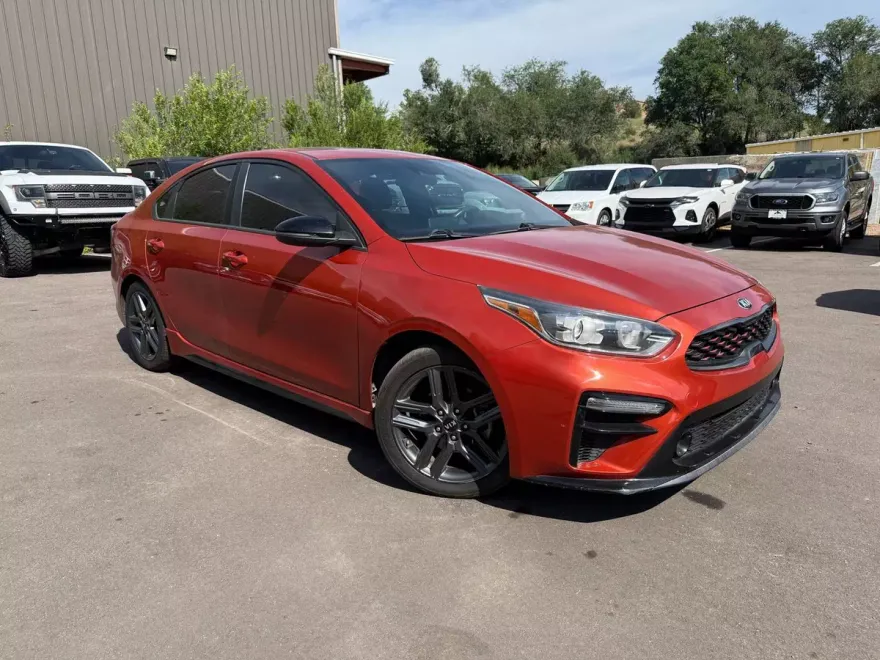 2021 Kia Forte GT-Line photo 1