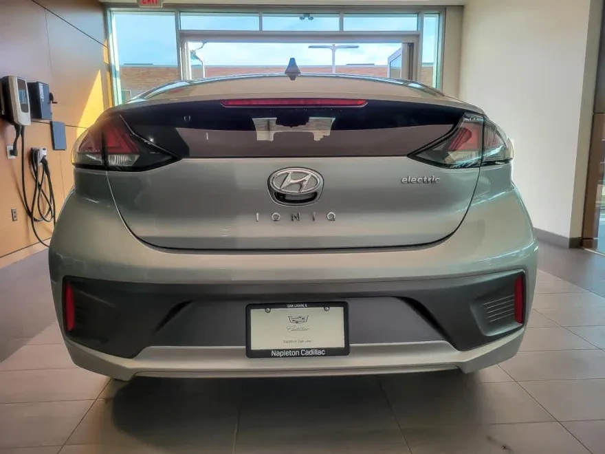 2020 Hyundai Ioniq Electric SE photo 1