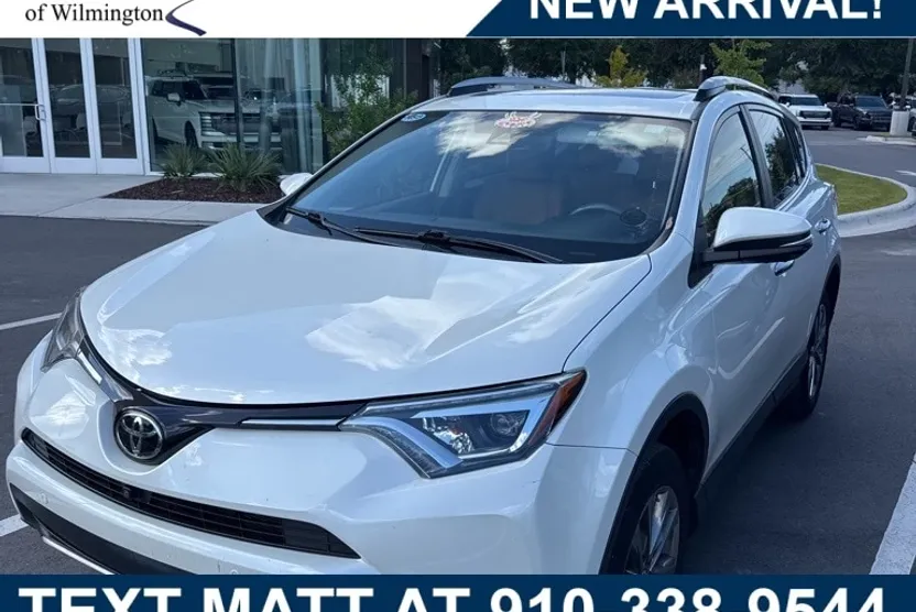 2017 Toyota RAV4 Limited photo 1