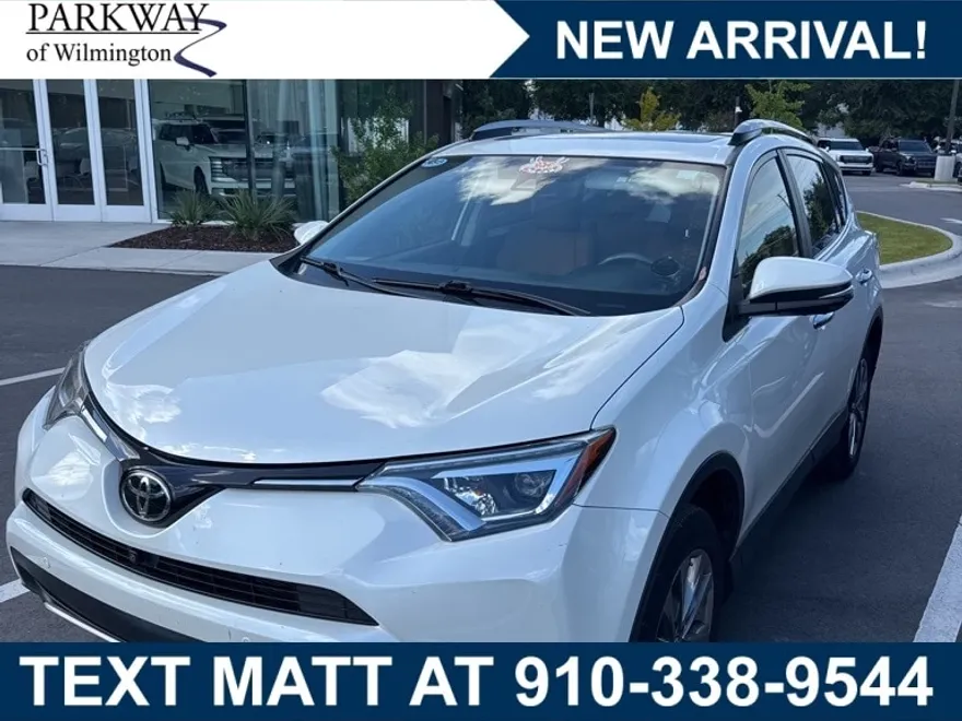 2017 Toyota RAV4 Limited photo 1