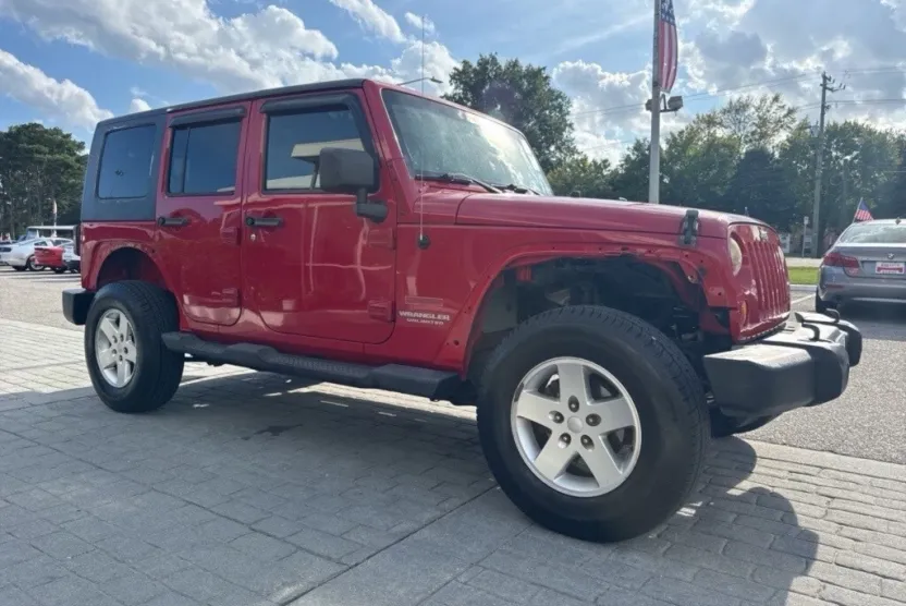 2010 Jeep Wrangler Unlimited Sport photo 1