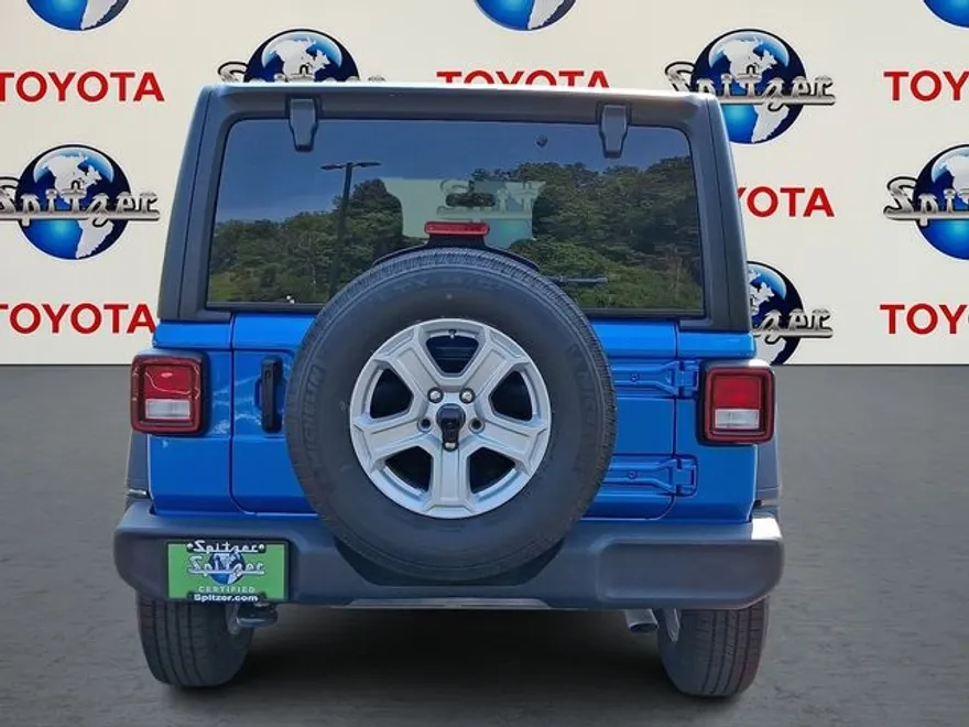 2022 Jeep Wrangler Unlimited Sport S photo 1