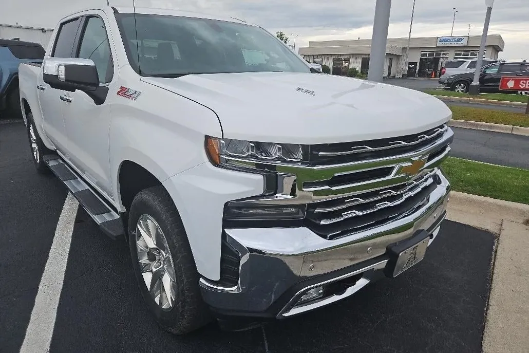 2019 Chevrolet Silverado 1500 LTZ photo 1