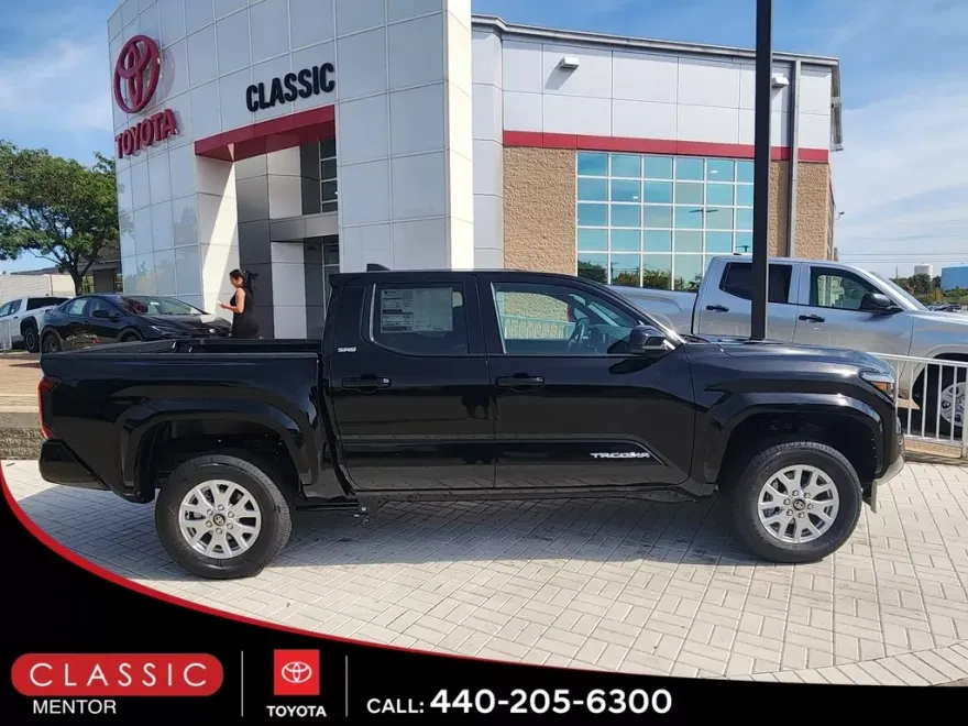 2025 Toyota Tacoma SR5 4x4 photo 1