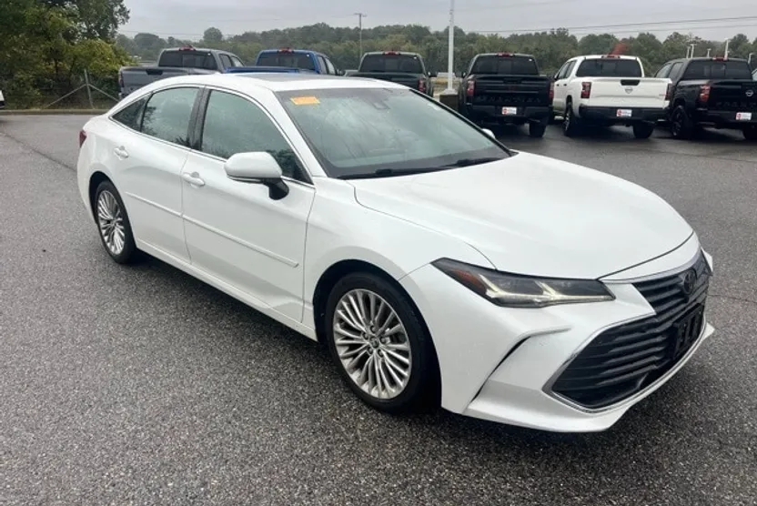 2020 Toyota Avalon Limited photo 1