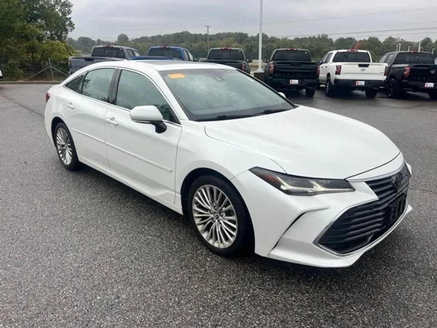 2020 Toyota Avalon Limited photo 1