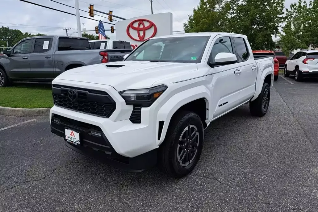 2025 Toyota Tacoma TRD Sport Double Cab photo 1
