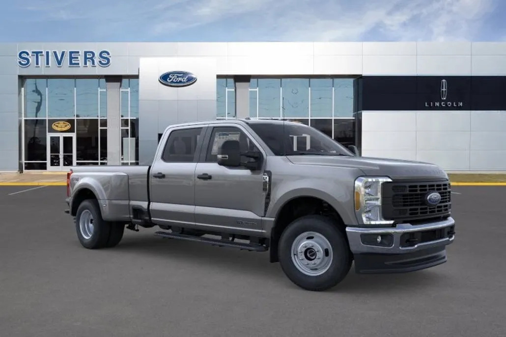 2025 Ford F-350 XL photo 1