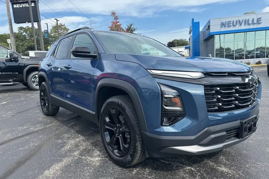 2025 Chevrolet Equinox LT photo 1