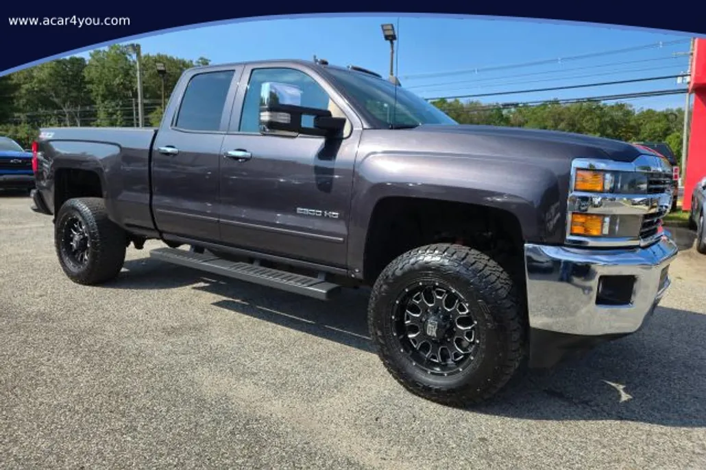 2015 Chevrolet Silverado 2500HD LT photo 1