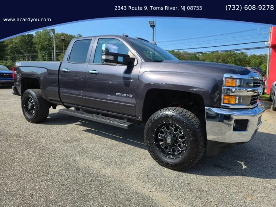 2015 Chevrolet Silverado 2500HD LT photo 1