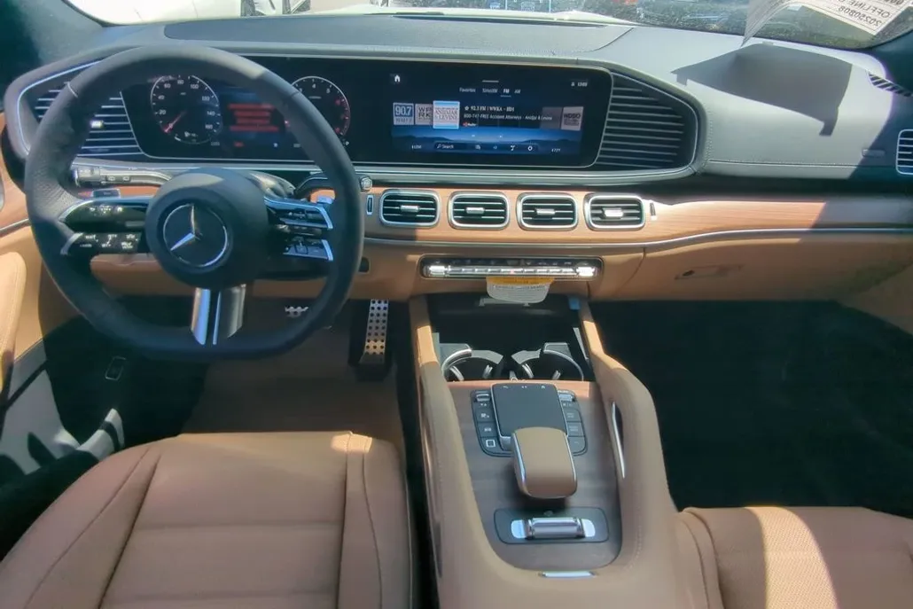 2026 Mercedes Benz GLS 450 4MATIC photo 1