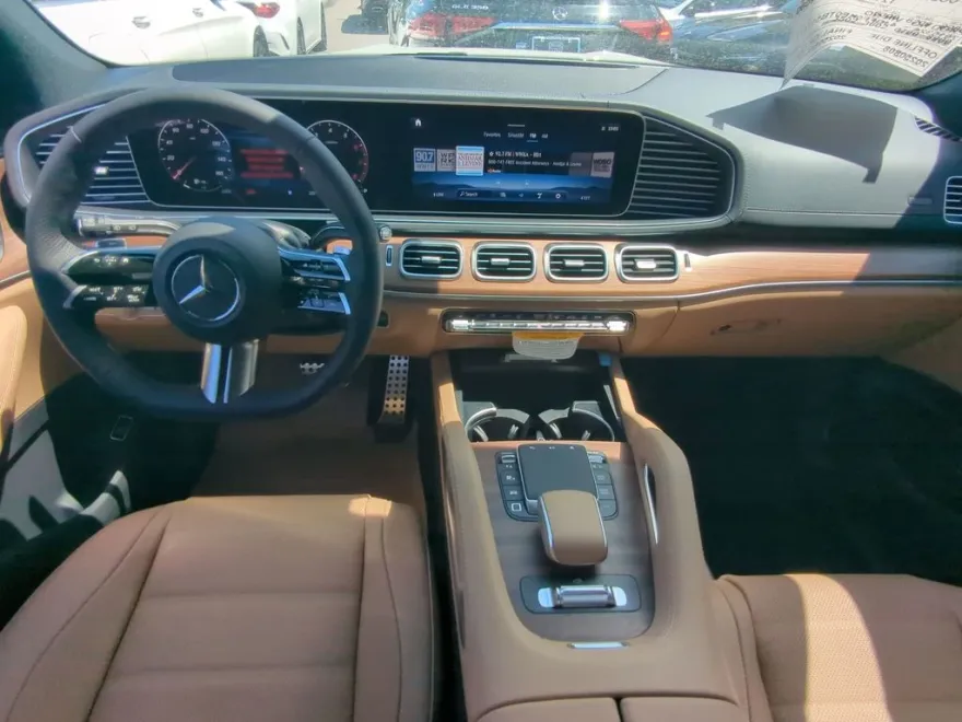 2026 Mercedes Benz GLS 450 4MATIC photo 1