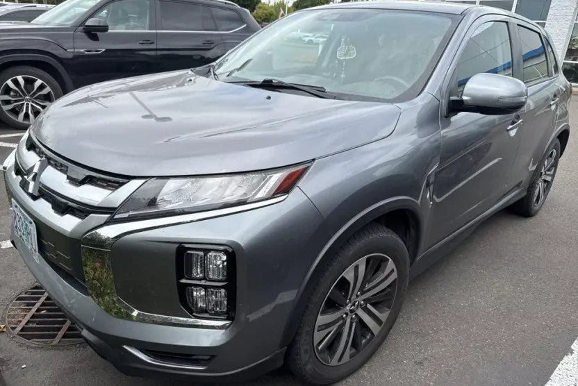2020 Mitsubishi Outlander Sport ES photo 1