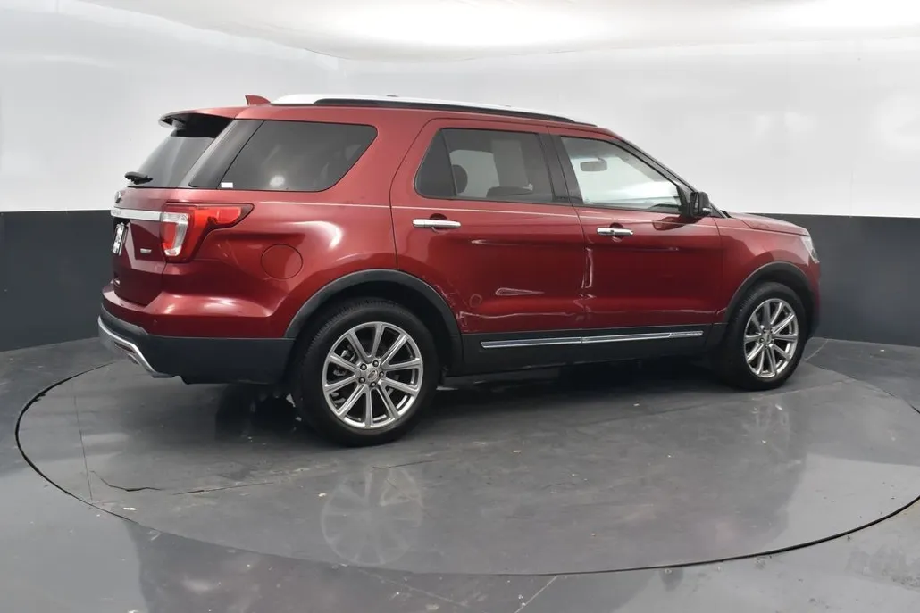 2016 Ford Explorer Limited photo 1