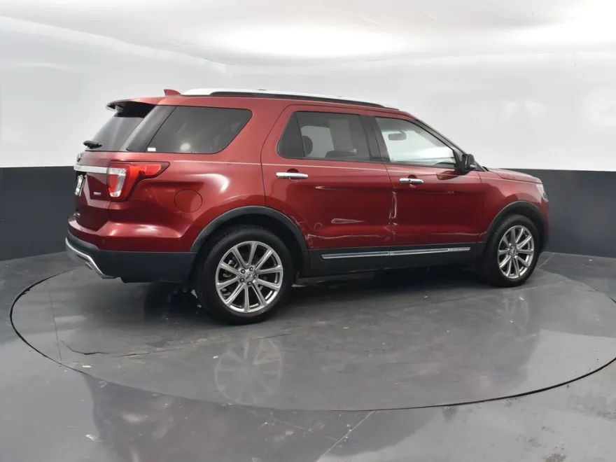 2016 Ford Explorer Limited photo 1