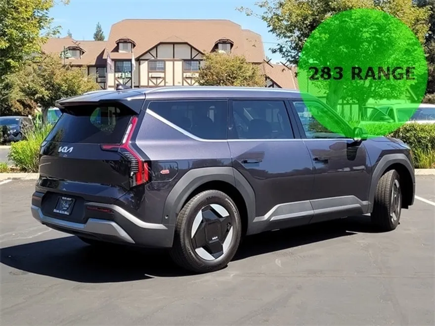 2026 Kia EV9 Wind photo 1