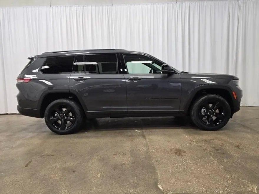 2025 Jeep Grand Cherokee Limited photo 1