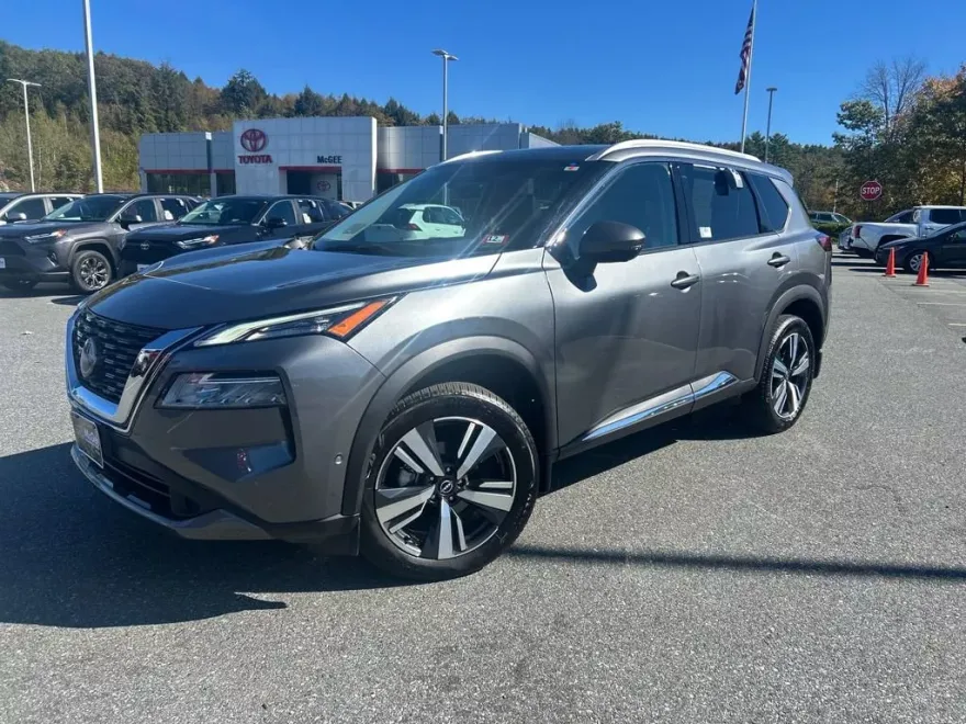 2023 Nissan Rogue SL photo 1