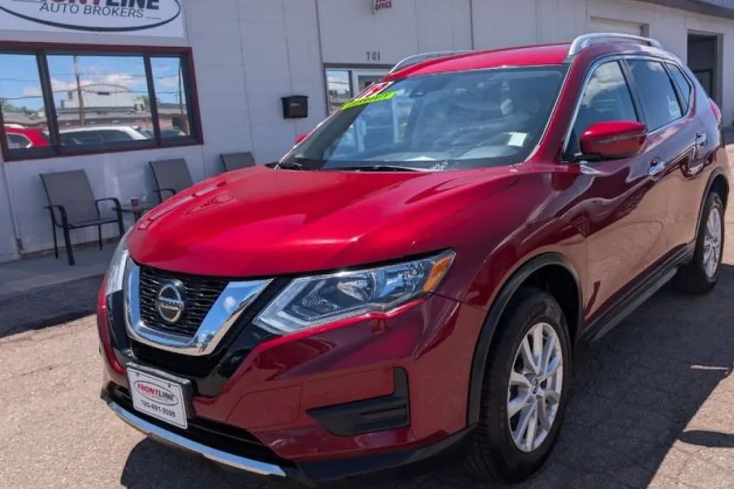 2019 Nissan Rogue SV photo 1