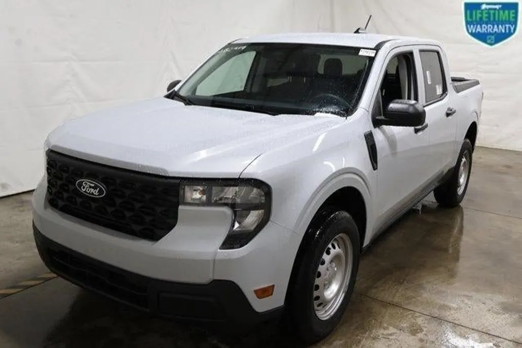 2025 Ford Maverick XL photo 1