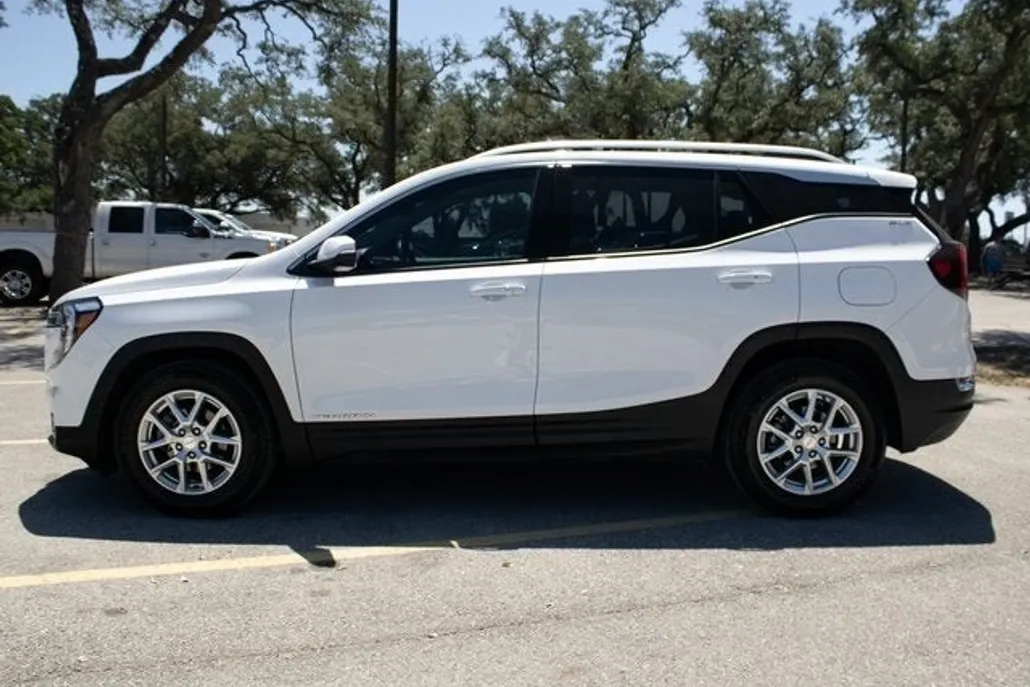 2024 Gmc Terrain SLT photo 1