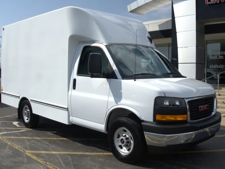 2025 Gmc Savana Cutaway 3500 photo 1