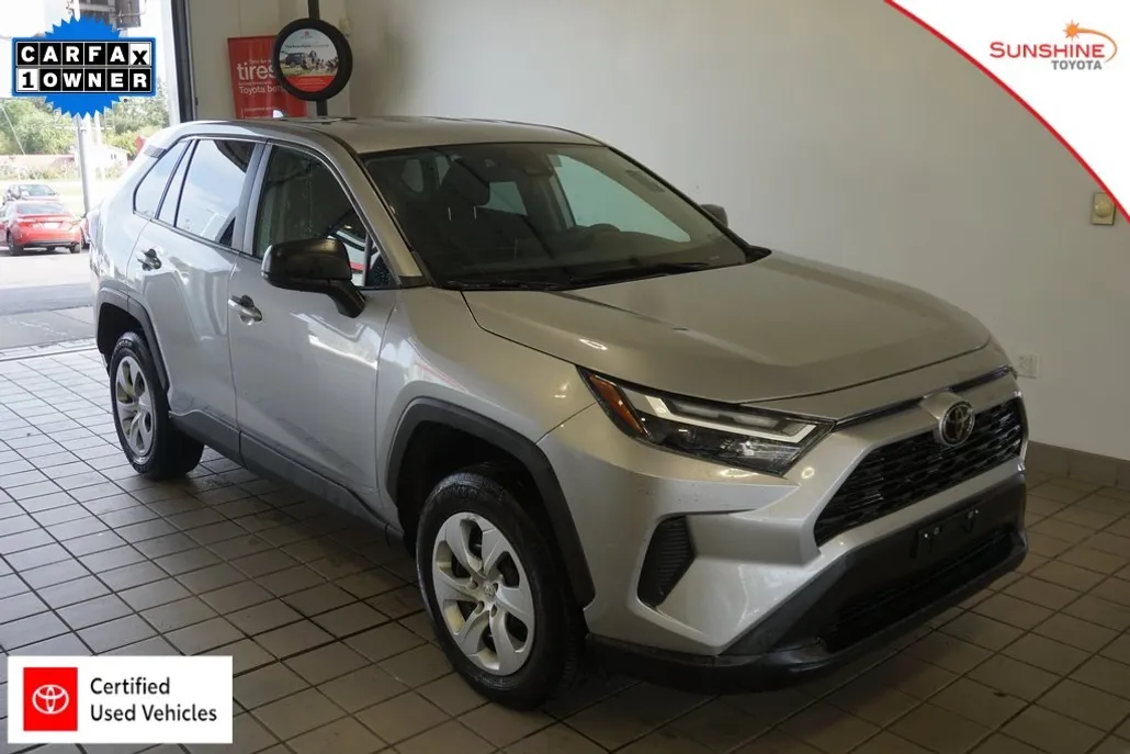 2024 Toyota RAV4 LE photo 1