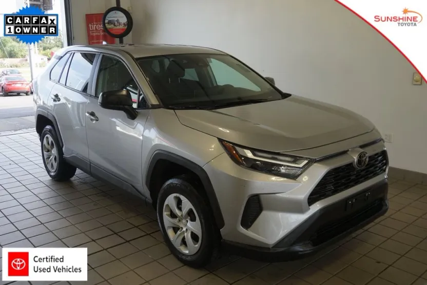 2024 Toyota RAV4 LE photo 1