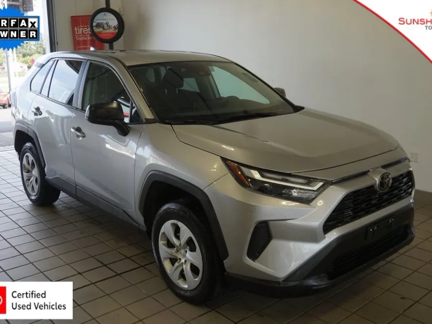 2024 Toyota RAV4 LE photo 1