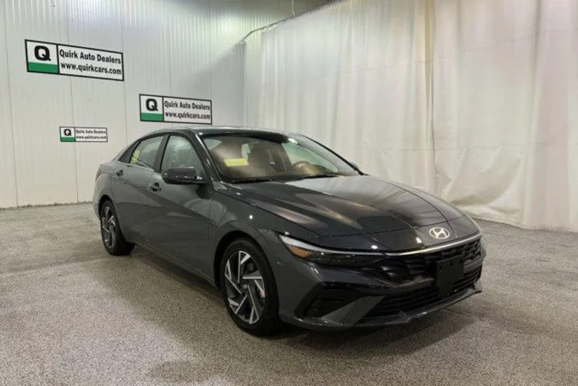 2025 Hyundai Elantra Limited photo 1