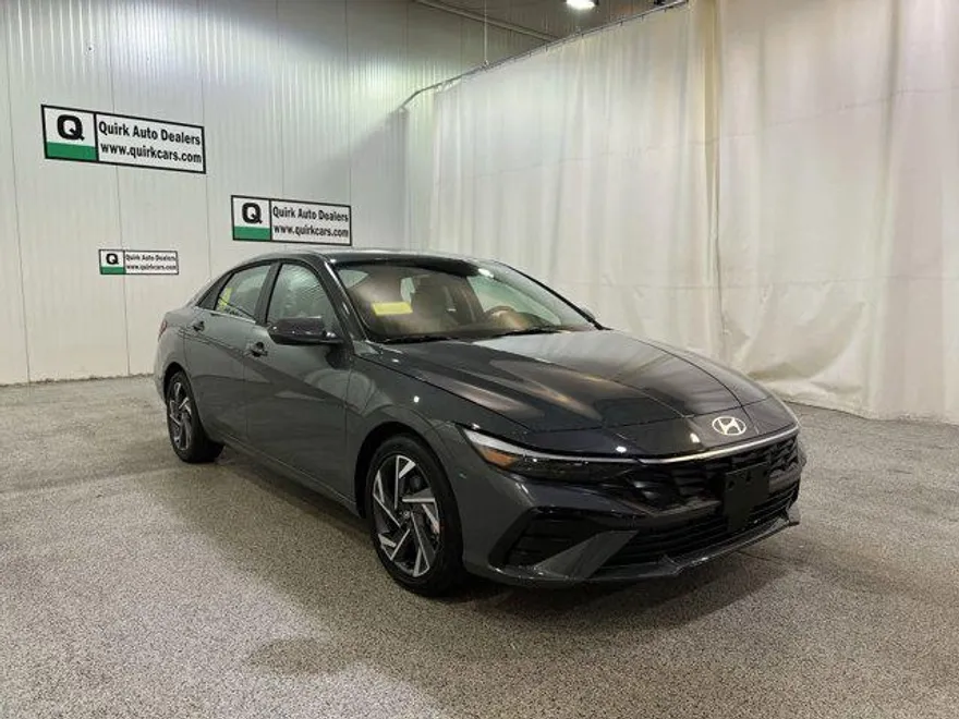 2025 Hyundai Elantra Limited photo 1