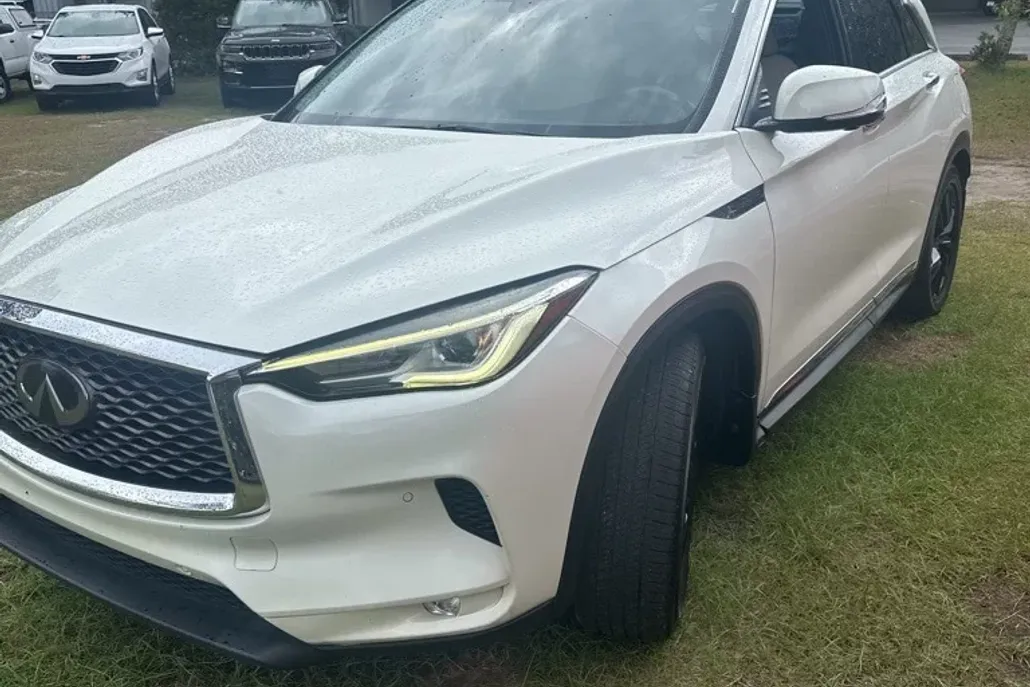 2019 Infiniti QX50 Essential photo 1