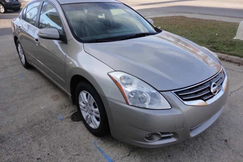 2012 Nissan Altima 2.5 S photo 1