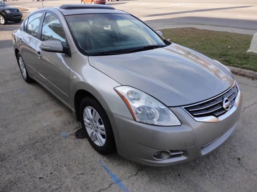 2012 Nissan Altima 2.5 S photo 1