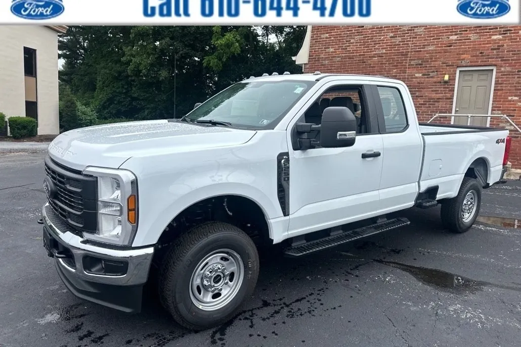 2025 Ford F-250 photo 1