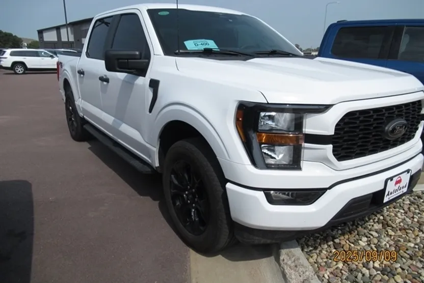 2023 Ford F-150 XL photo 1