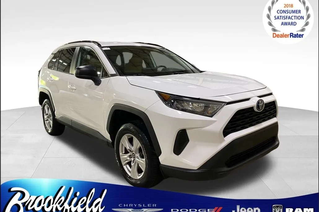 2019 Toyota RAV4 Hybrid LE photo 1