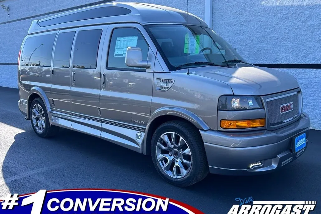 2025 Gmc Savana 2500 Cargo photo 1
