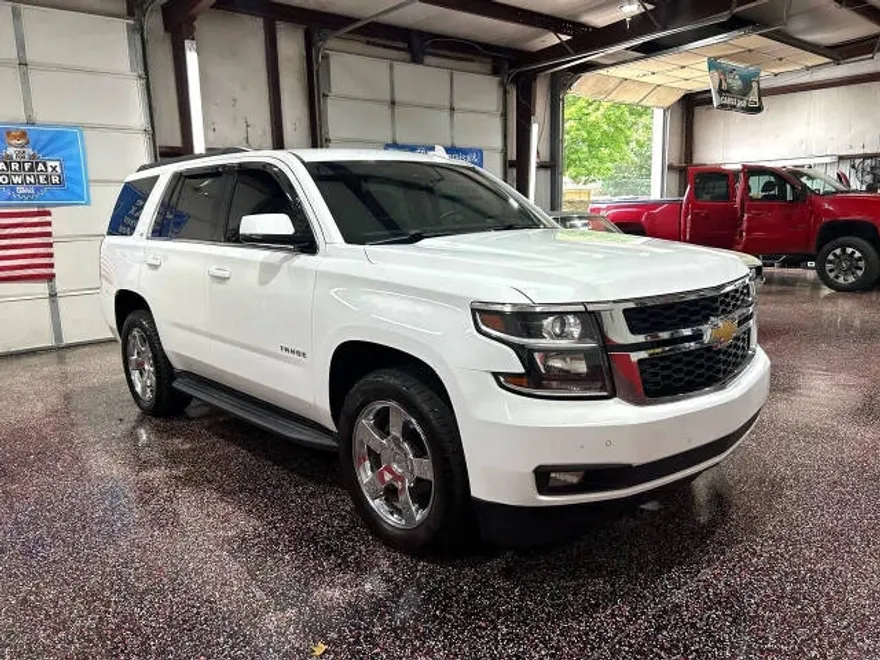 2016 Chevrolet Tahoe LT photo 1