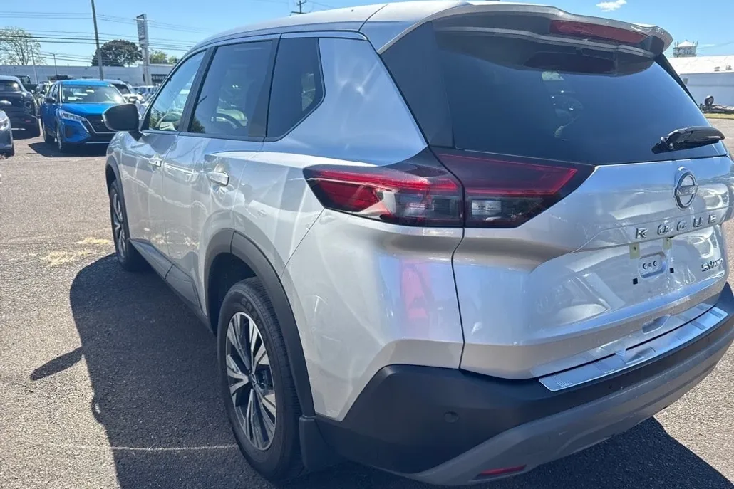 2023 Nissan Rogue SV photo 1