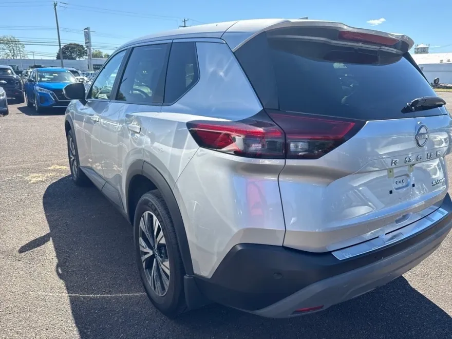 2023 Nissan Rogue SV photo 1