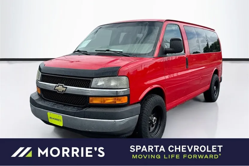 2013 Chevrolet Express Passenger 1500 LT photo 1
