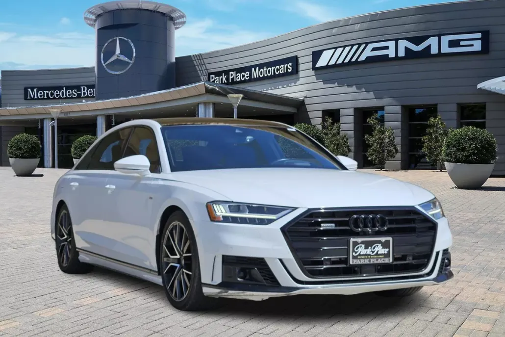 2021 Audi A8 L 60 photo 1