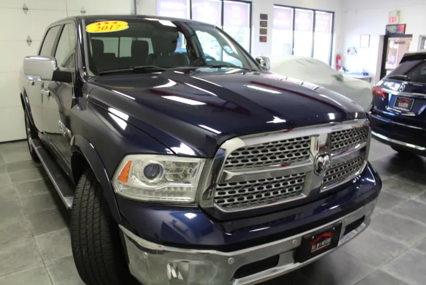 2017 Ram 1500 Laramie photo 1