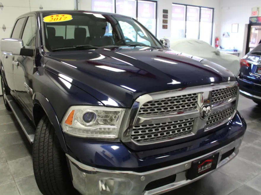 2017 Ram 1500 Laramie photo 1